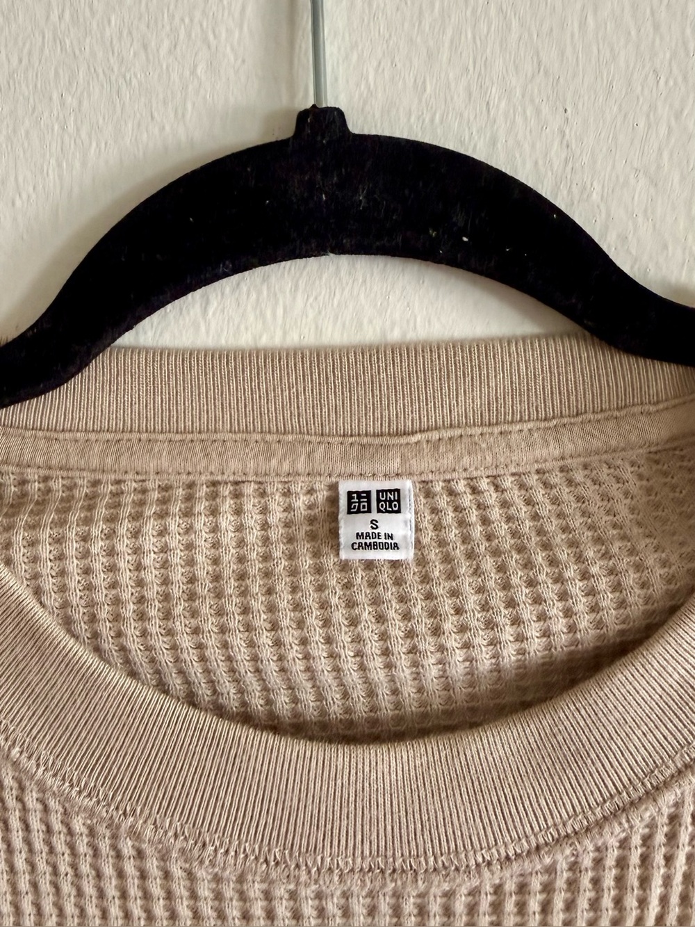 Uniqlo • Beige Long Sleeve Waffle Knit Shirt - Picture 3 of 3